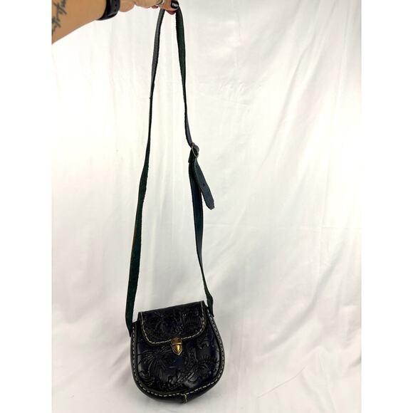 Black Leather Hand-Tooled Embossed Mexican Floral Artisanal Crossbody Green VTG - Picture 2 of 16